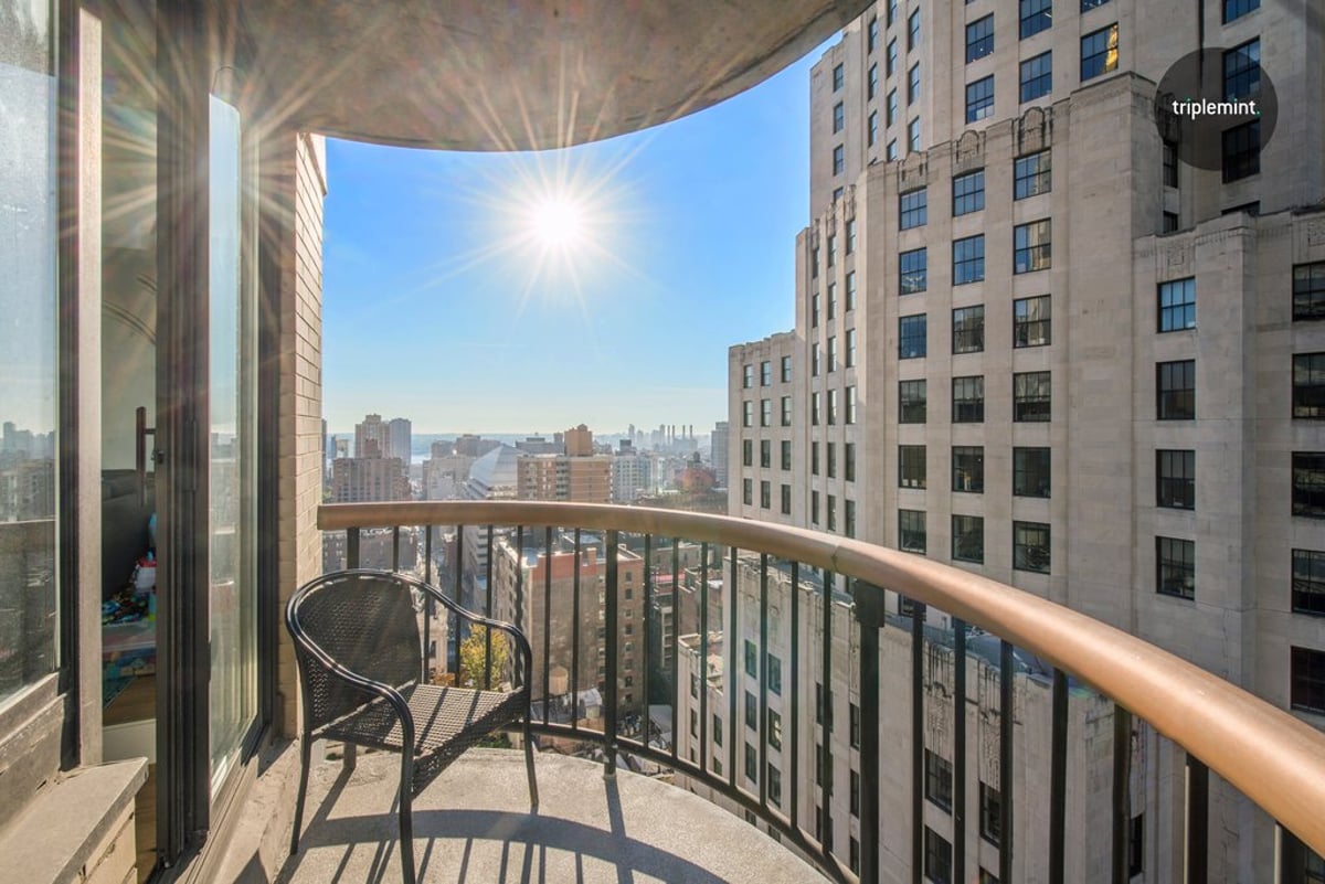 Photo for The Stanford - 45 East 25th Street Condominium in Flatiron, Manhattan
