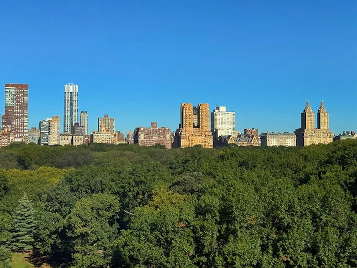 Photo for 860 Fifth Avenue - 860 5th Avenue Cooperative in Upper East Side, Manhattan