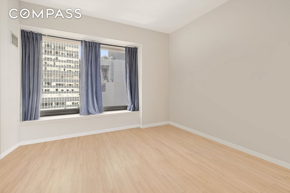 Photo for 75 Wall Street - 75 Wall Street Condominium in Financial District, Manhattan