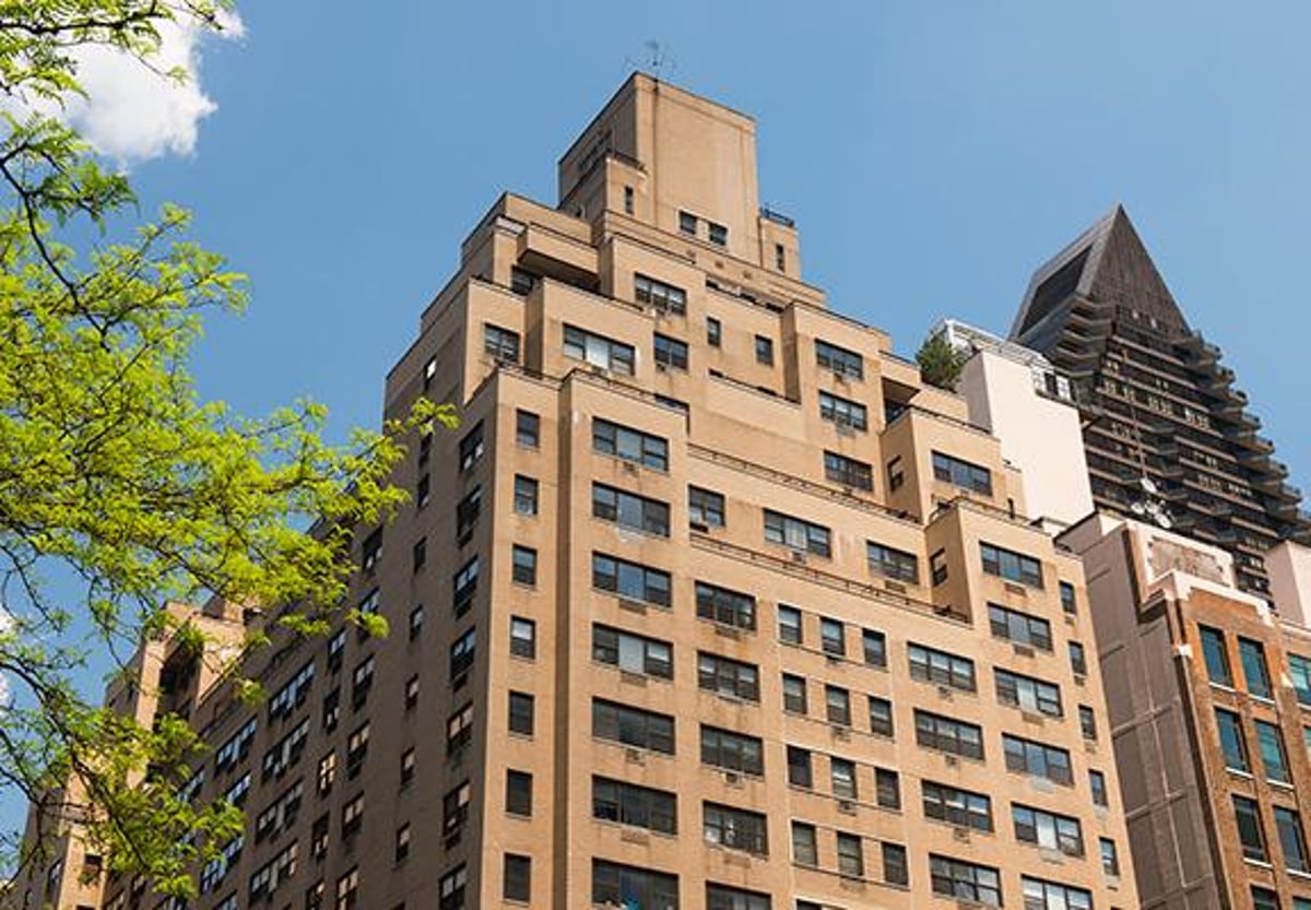 Photo for Embassy House - 301 East 47th Street Rental Building in Turtle Bay, Manhattan