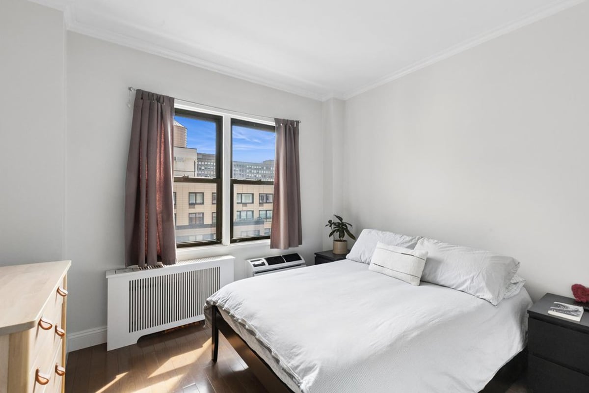 Photo for The Devon Condominium - 333 East 34th Street Condominium in Murray Hill, Manhattan