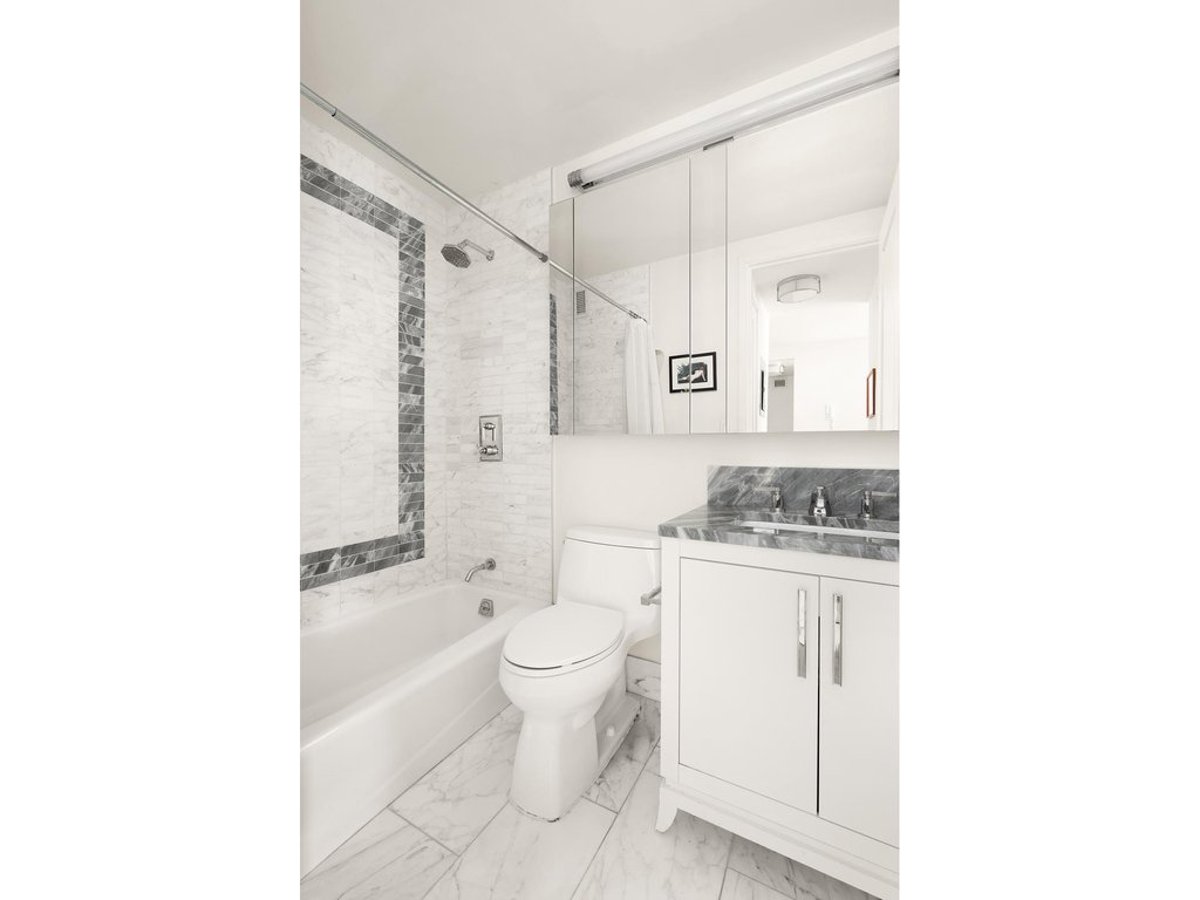 Photo for Carnegie Park Condominium - 200 East 94th Street Condominium in Upper East Side, Manhattan