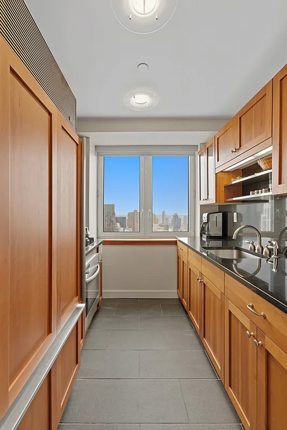 Photo for 425 Fifth Avenue - 425 Fifth Avenue Condominium in Murray Hill, Manhattan