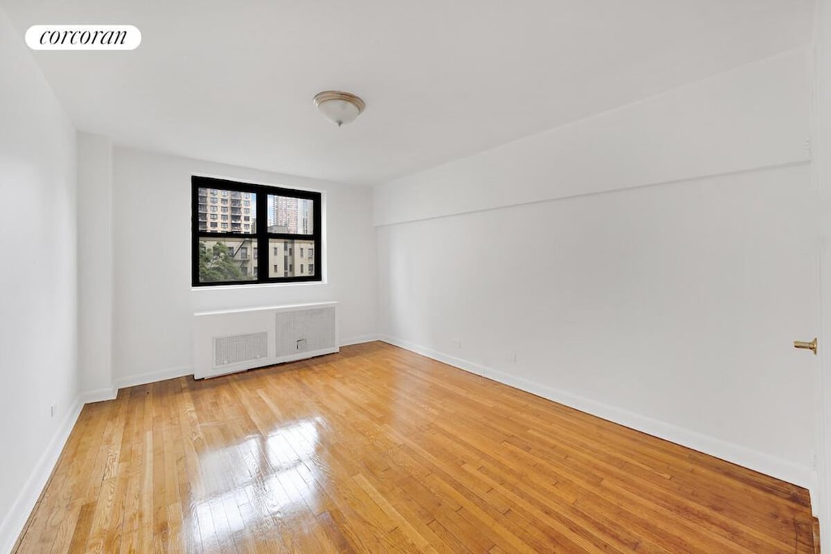 Photo for Charing Cross House - 305 East 72nd Street Condominium in Upper East Side, Manhattan