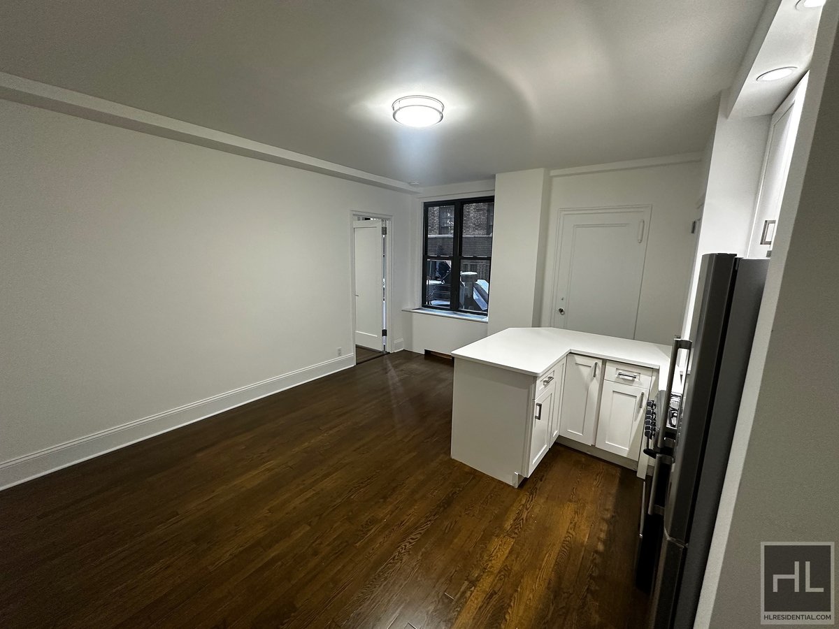 Photo for 140 EAST 46 STREET - 140 East 46th Street Rental Building in Turtle Bay, Manhattan