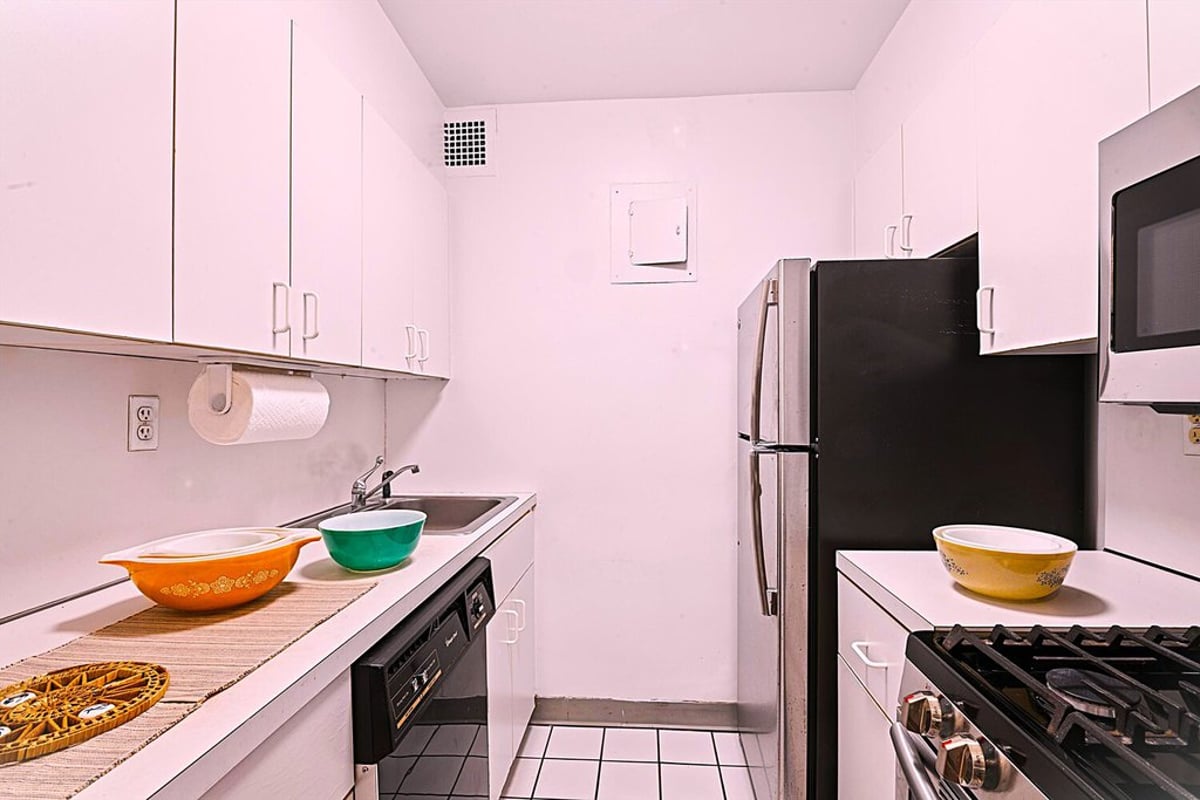 Photo for The Warren House Condominium - 155 East 34th Street      (Old #C840247) Condominium in Murray Hill, Manhattan