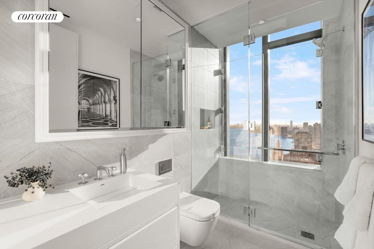 Photo for Sutton Tower - 430 E 58th Street Condominium in Sutton Place, Manhattan