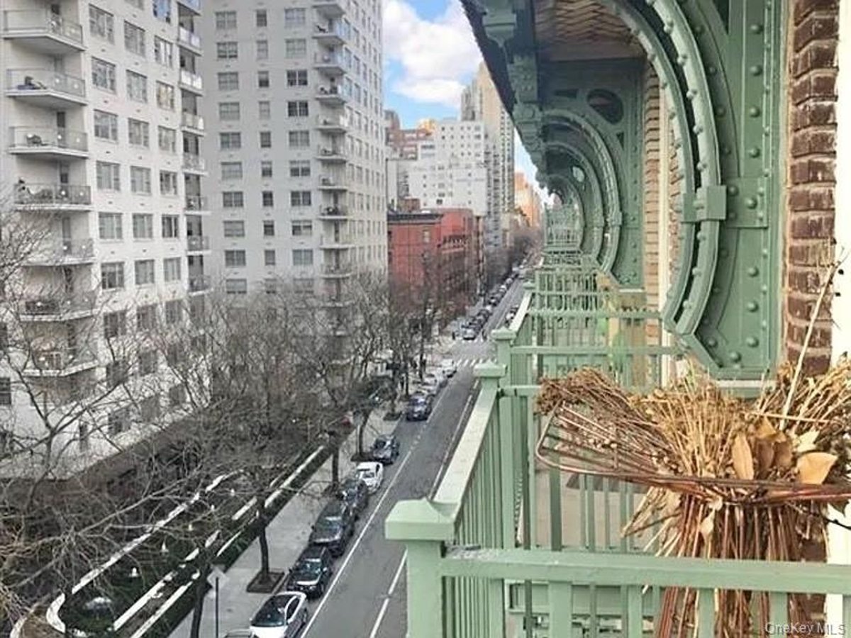 Photo for 509 EAST 77 STREET - 509 East 77th Street Cooperative in Upper East Side, Manhattan