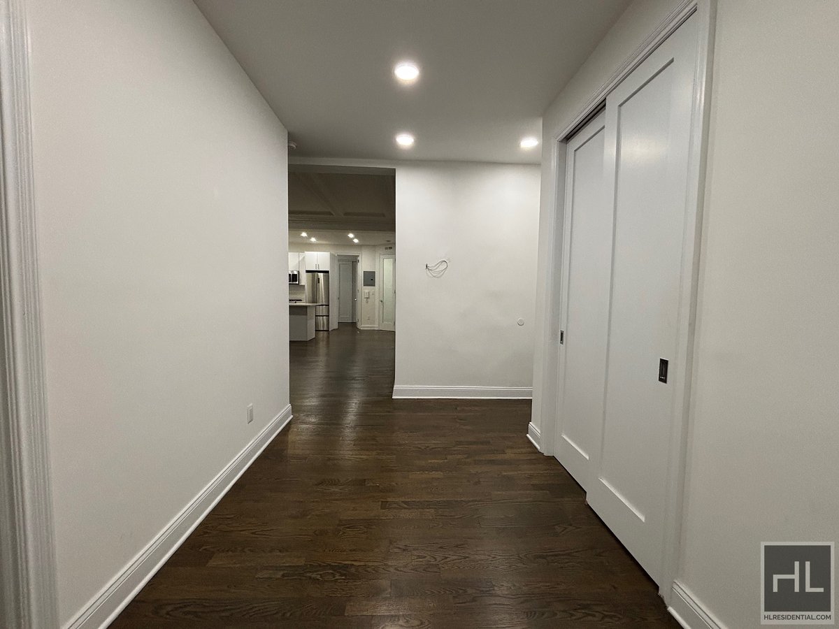 Photo for 200 West 58th Street - 200 West 58th Street Rental Building in Midtown, Manhattan