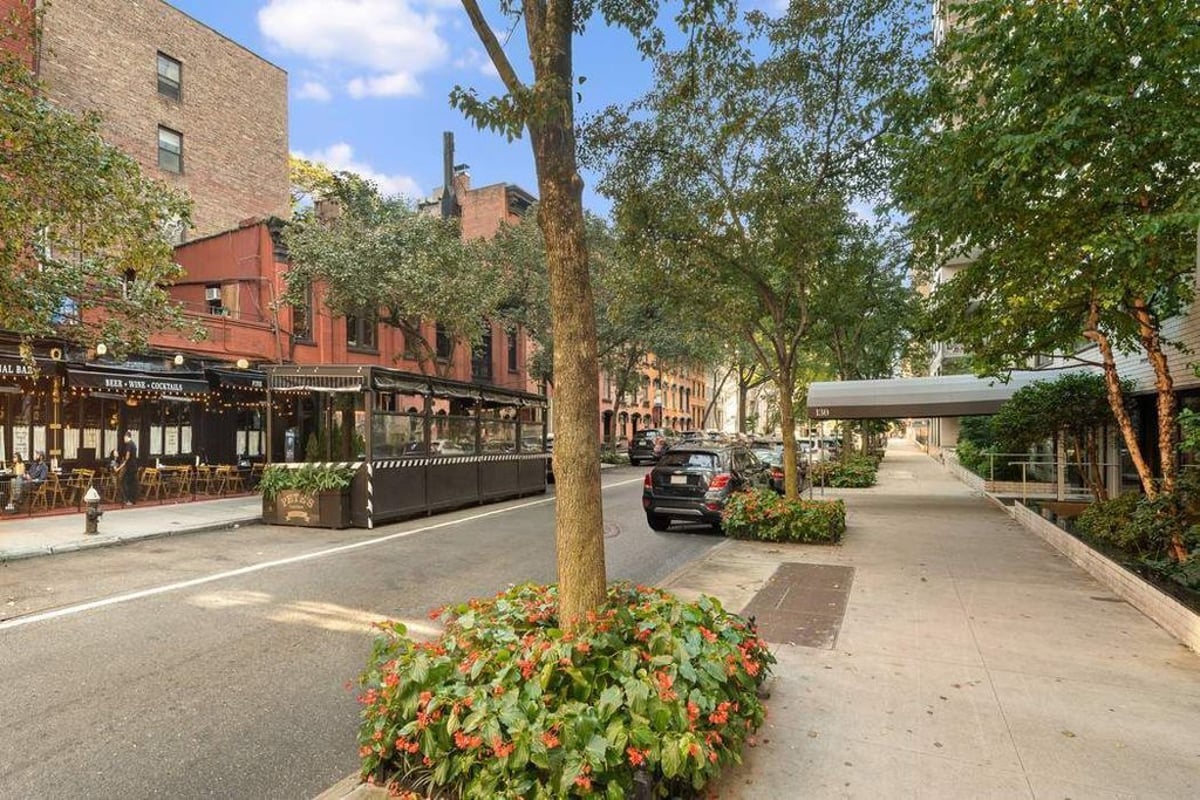 Photo for Gramercy Plaza - 130 East 18th Street Cooperative in Gramercy Park, Manhattan