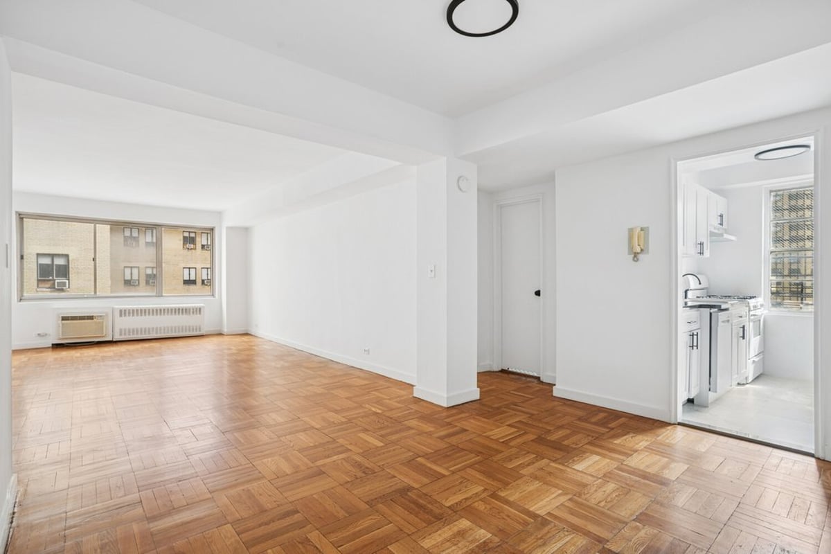 Photo for Executive House - 225 East 46th Street Condominium in Midtown East, Manhattan