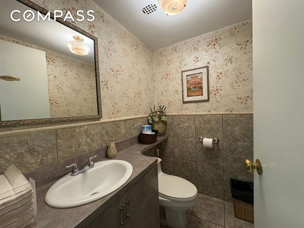 Photo for 50 Park Avenue - 31 East 37th Street Cooperative in Midtown, Manhattan