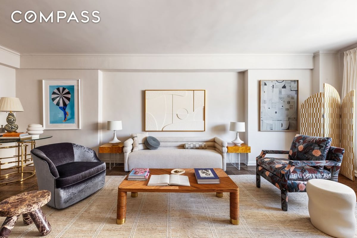 Photo for 860 Fifth Avenue - 860 5th Avenue Cooperative in Upper East Side, Manhattan