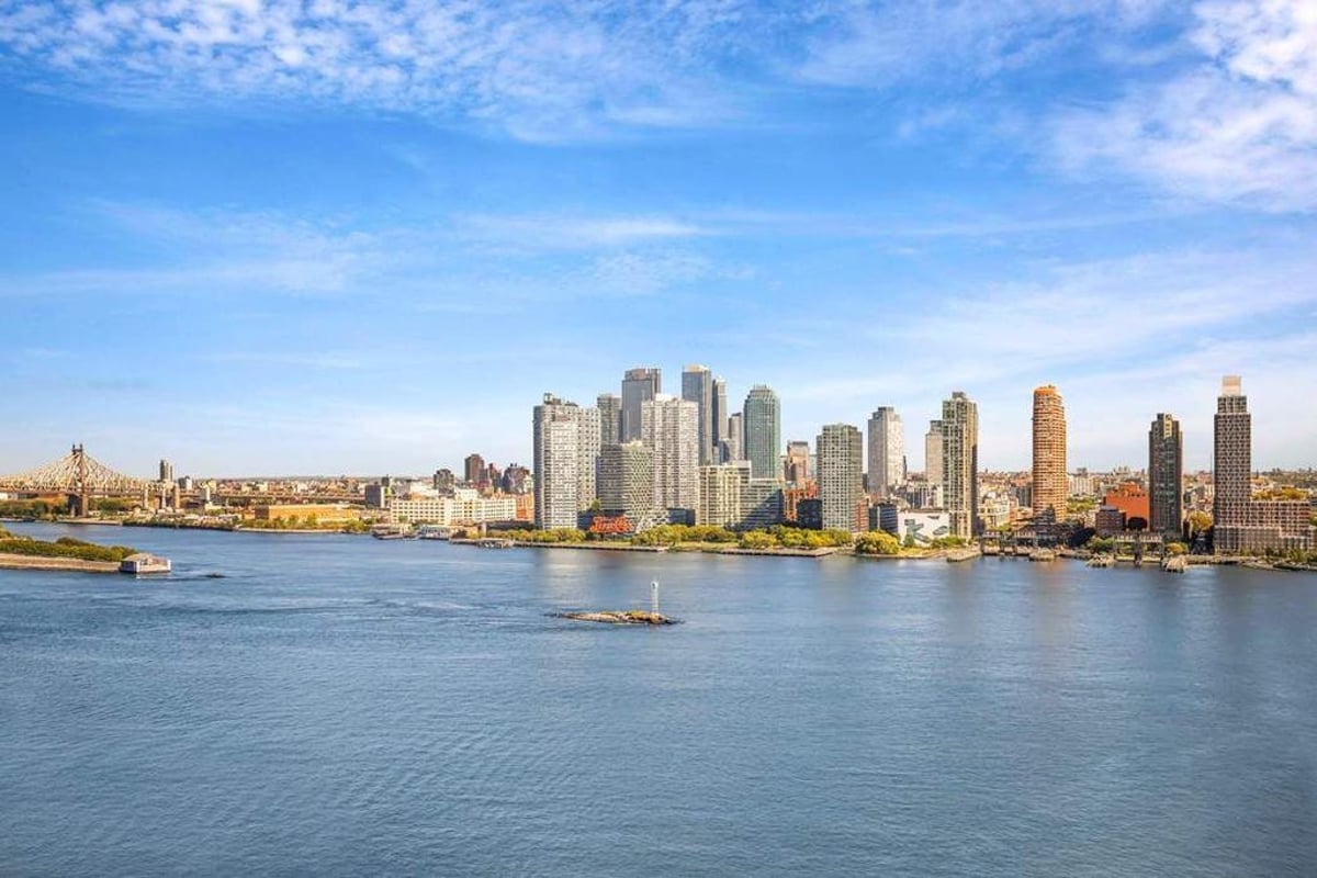 Photo for The Horizon - 415 East 37th Street Condominium in Midtown East, Manhattan