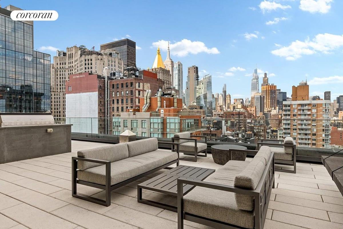 Photo for 121 E 22nd St - 121 East 22nd Street Condominium in Chelsea, Manhattan