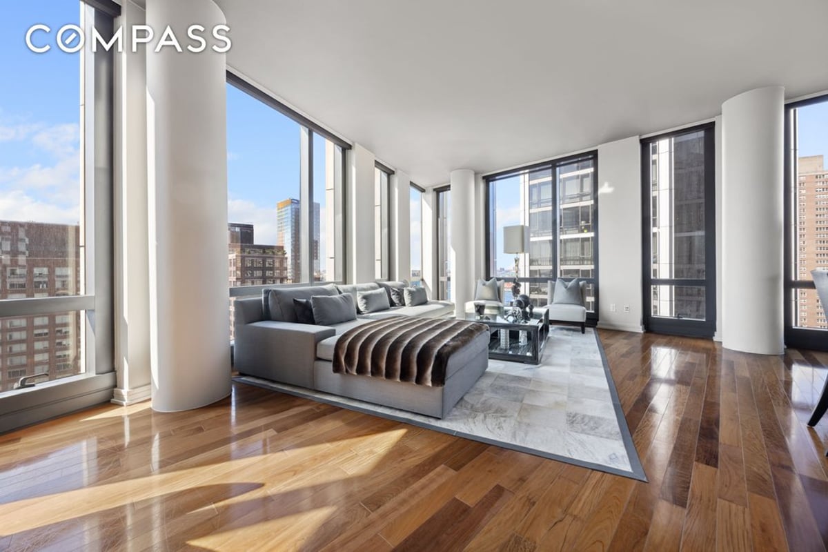 Photo for 101 Warren - 99 Warren Street And 101 Warren Street Condominium in Tribeca, Manhattan