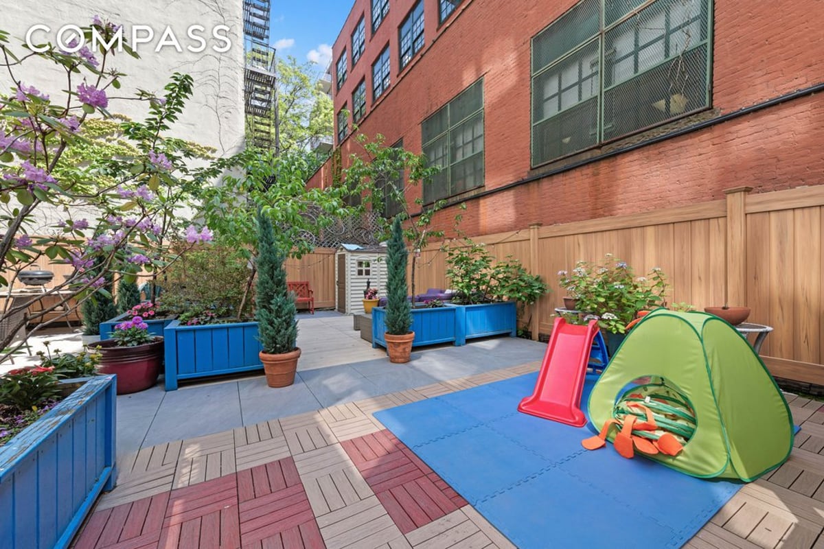 Photo for Emery Towers - 400 East 77th Street Cooperative in Lenox Hill, Manhattan