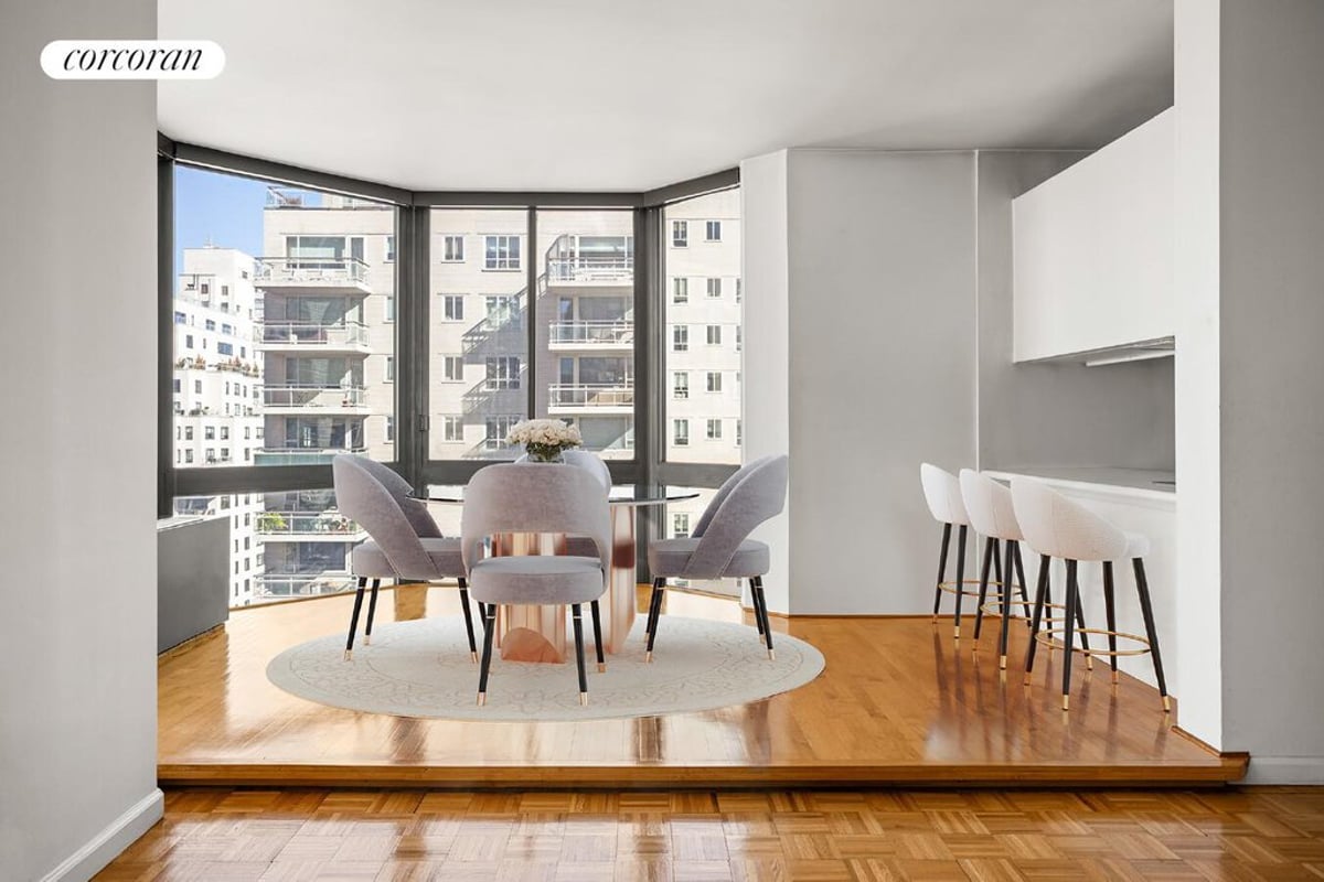 Photo for Bristol Plaza - 200 East 65th Street Condominium in Upper East Side, Manhattan
