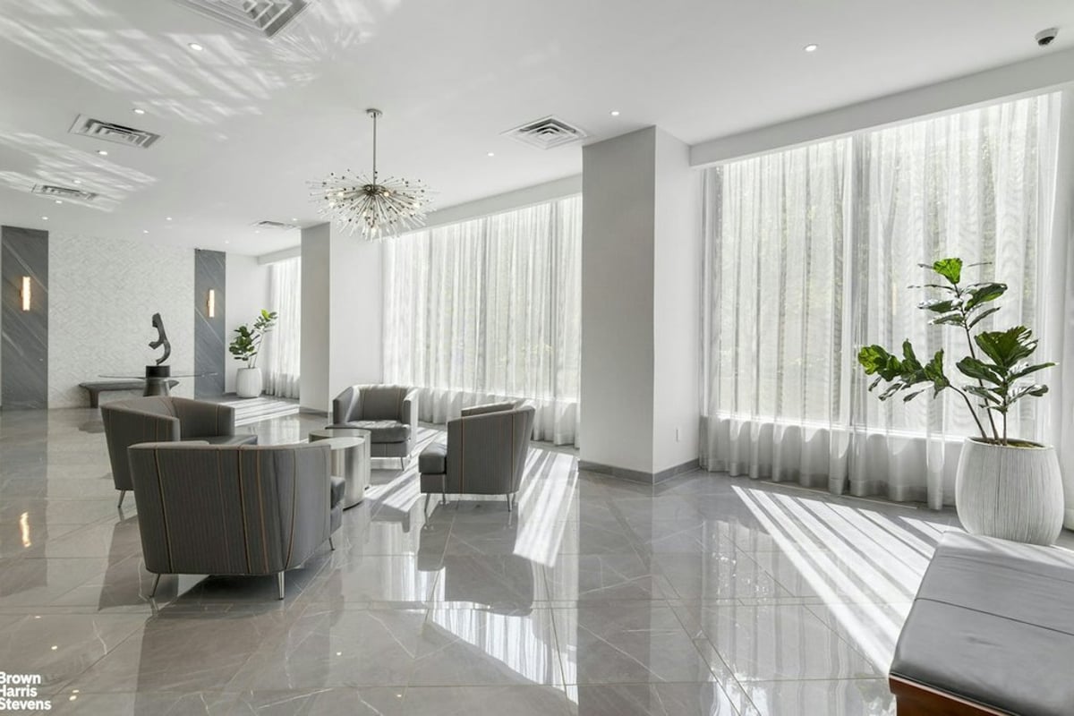 Photo for Lincoln Towers - 165 West End Avenue Condominium in Upper West Side, Manhattan