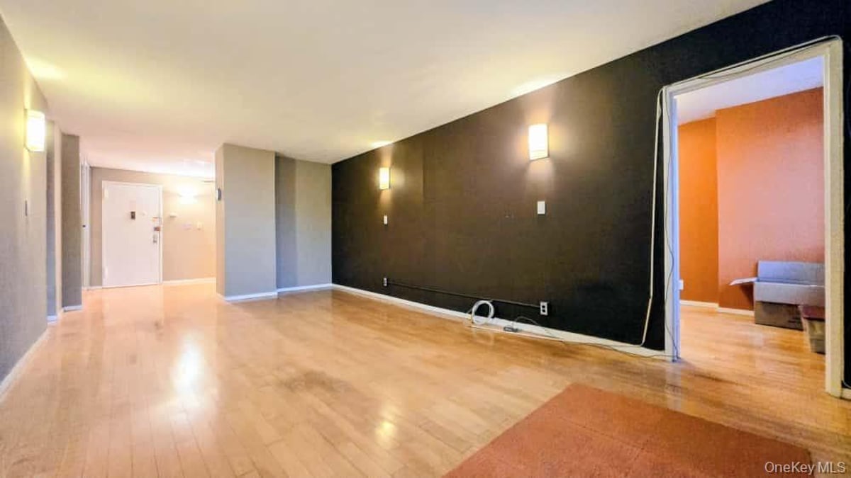 Photo for 118-18 Union Turnpike - 118-18 Union Turnpike Cooperative in Kew Gardens, Queens