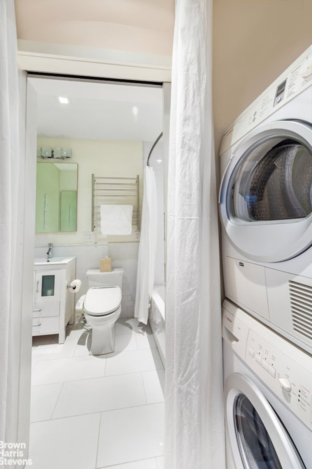 Photo for Park Avenue Court - 120 East 87th Street Condominium in Upper East Side, Manhattan