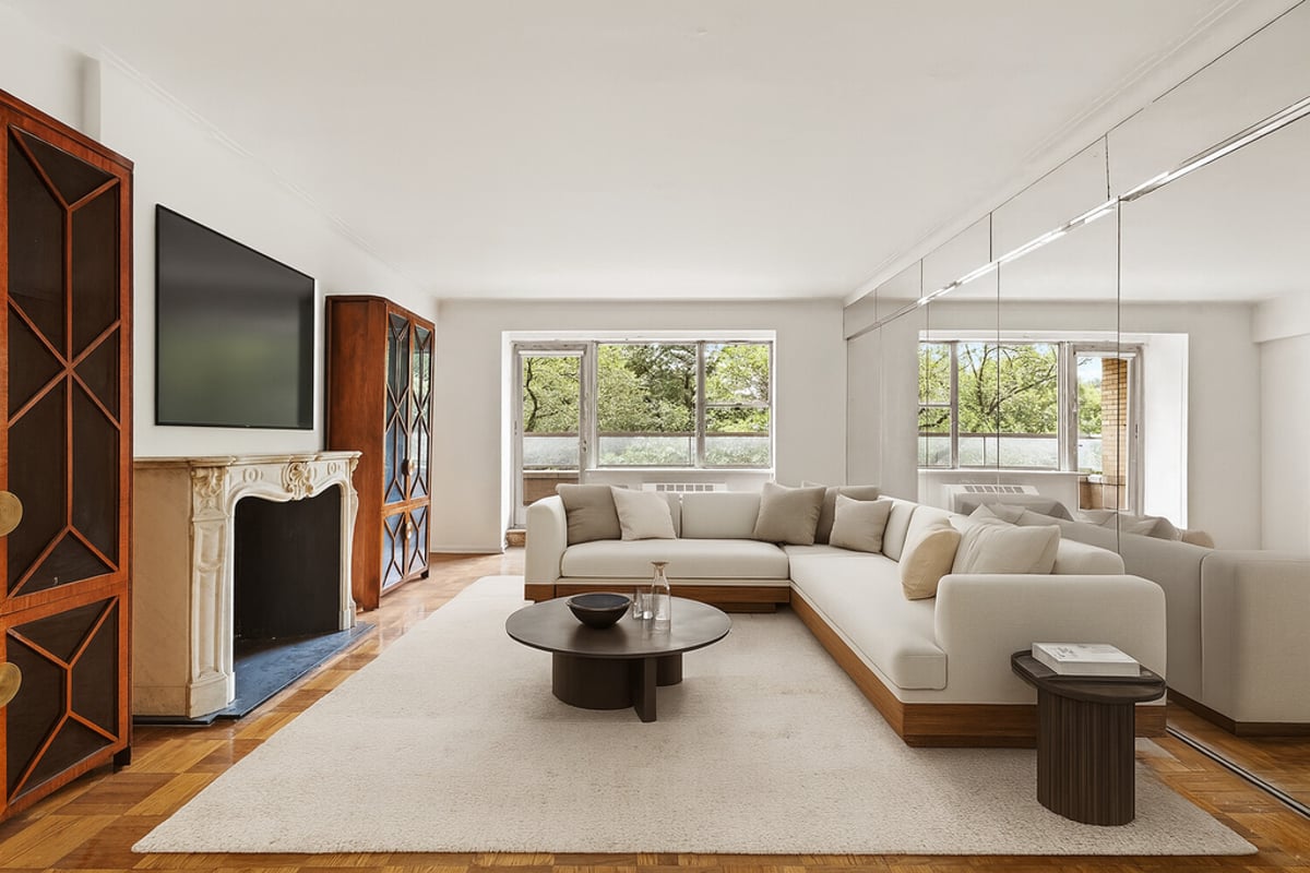 Photo for 860 Fifth Avenue - 860 5th Avenue Cooperative in Upper East Side, Manhattan