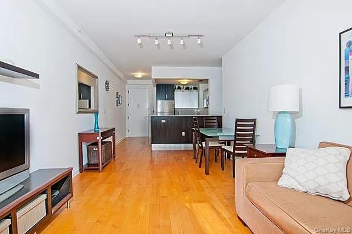 Photo for Echelon - 13-11 Jackson Avenue Condominium in Long Island City, Queens