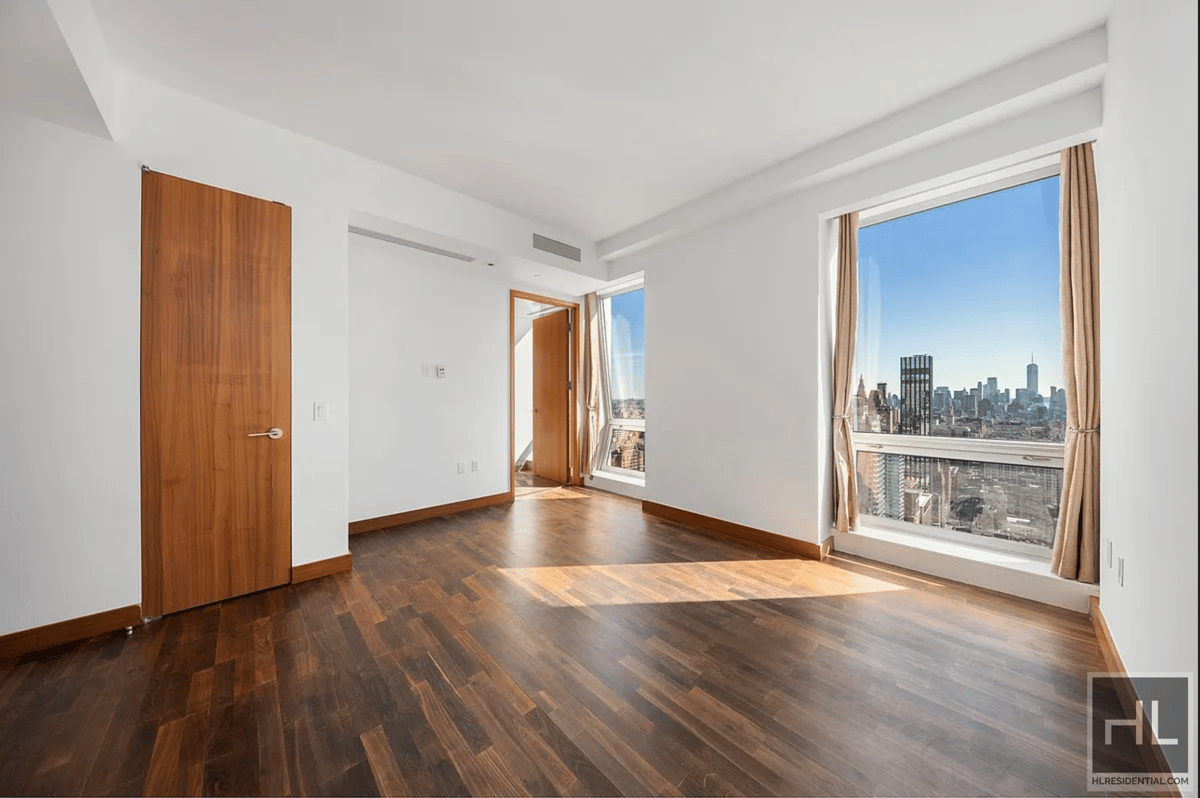 Photo for The Residences at 400 Fifth Avenue - 400 Fifth Avenue Condominium in Murray Hill, Manhattan