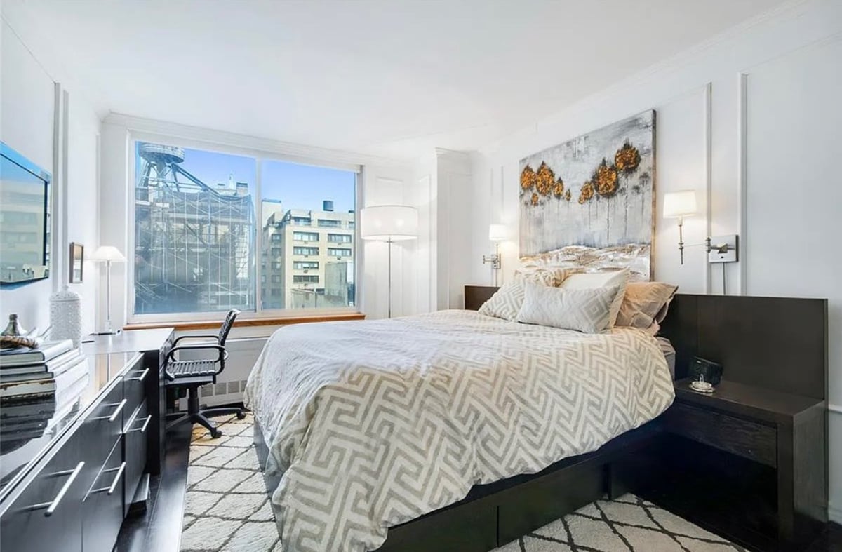 Photo for Grosvenor House - 22 West 15th Street Condominium in Greenwich Village, Manhattan