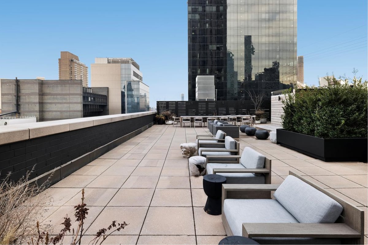 Photo for Bridge Tower Place - 401 East 60th Street Condominium in Upper East Side, Manhattan