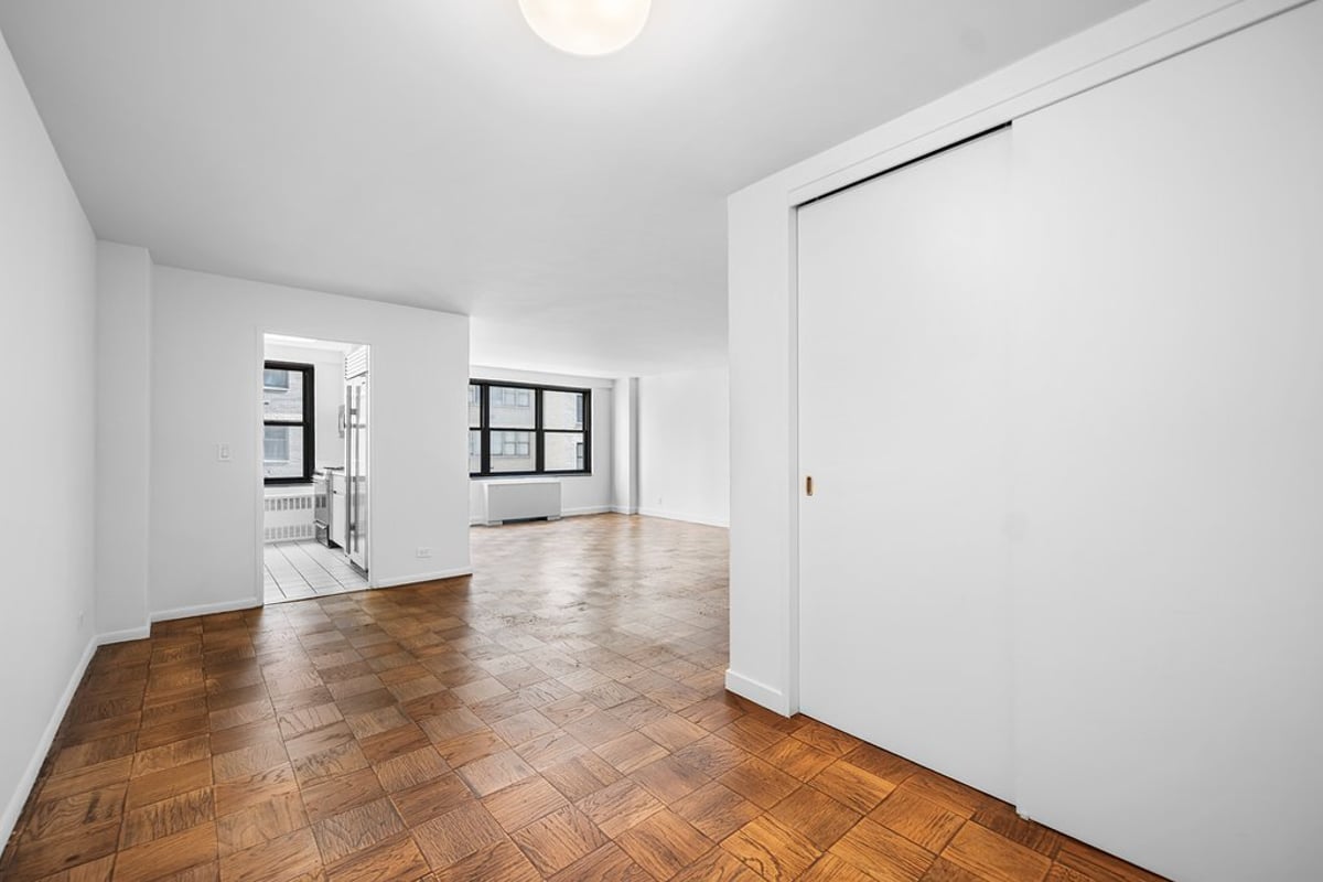 Photo for Harridge House - 225 East 57th Street Condominium in Midtown East, Manhattan