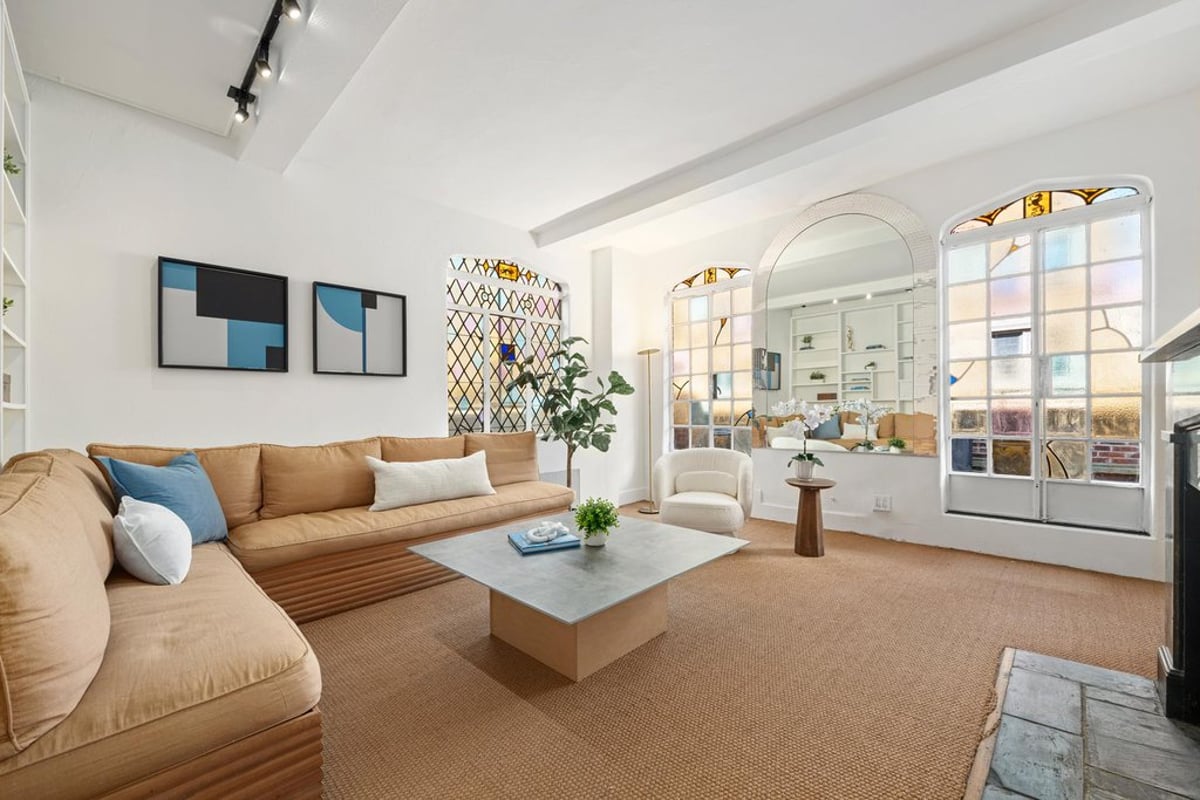 Photo for The Gramercy Arms - 102 East 22nd Street Cooperative in Gramercy Park, Manhattan