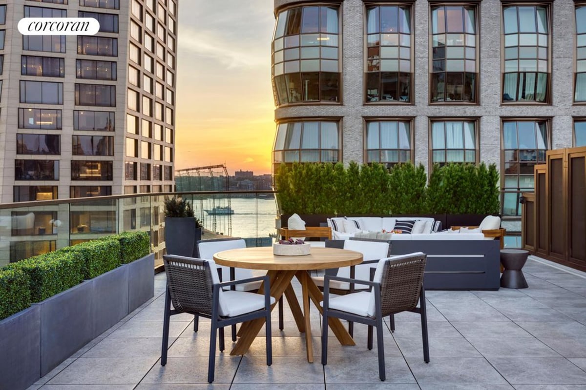 Photo for Lantern House - 515 West 18th Street Condominium in Chelsea, Manhattan