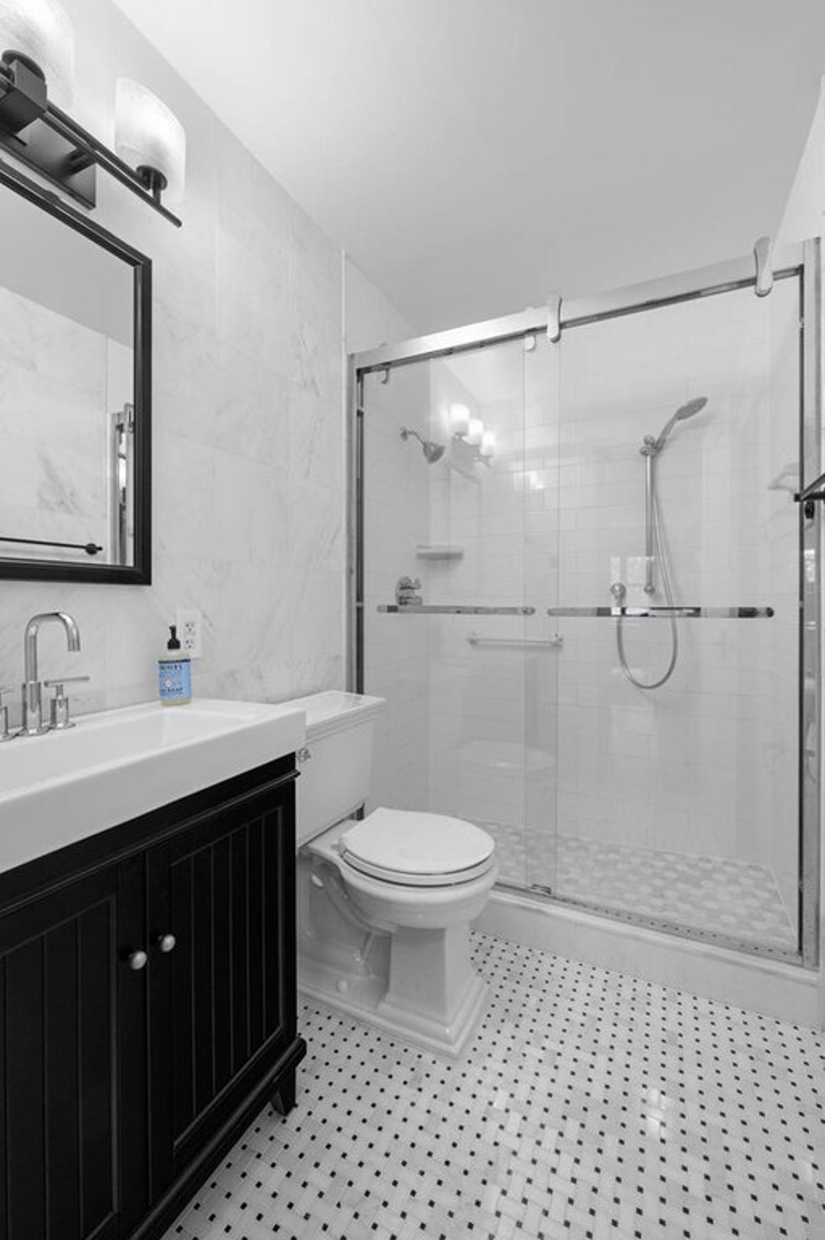 Photo for The Carlton Park - 1065 Park Avenue Cooperative in Upper East Side, Manhattan