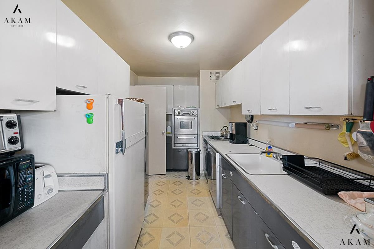 Photo for Lincoln Towers - 205 West End Avenue Condominium in Upper West Side, Manhattan