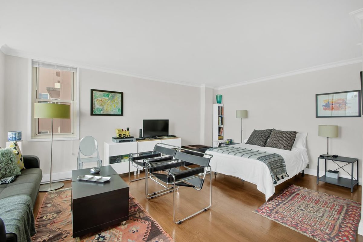 Photo for Island House - 555 Main Street Condominium in Roosevelt Island, Manhattan