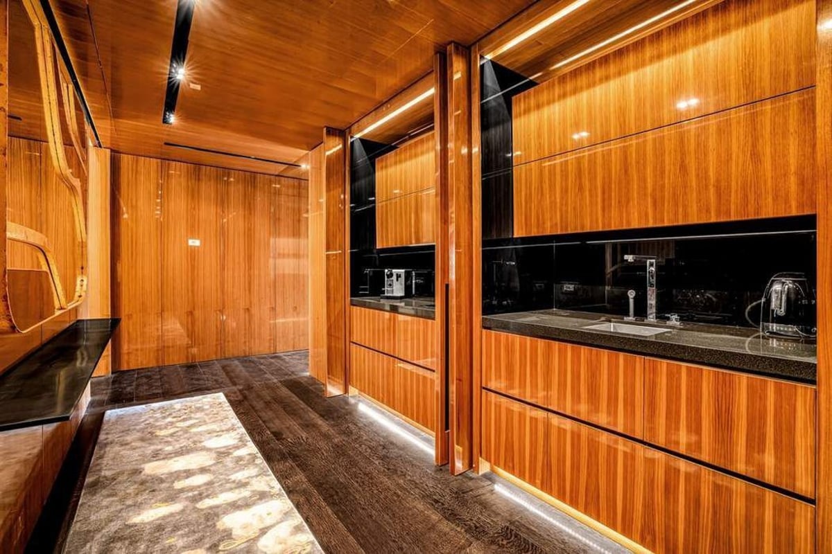 Photo for 825 5th Avenue - 825 5th Avenue Cooperative in Upper East Side, Manhattan