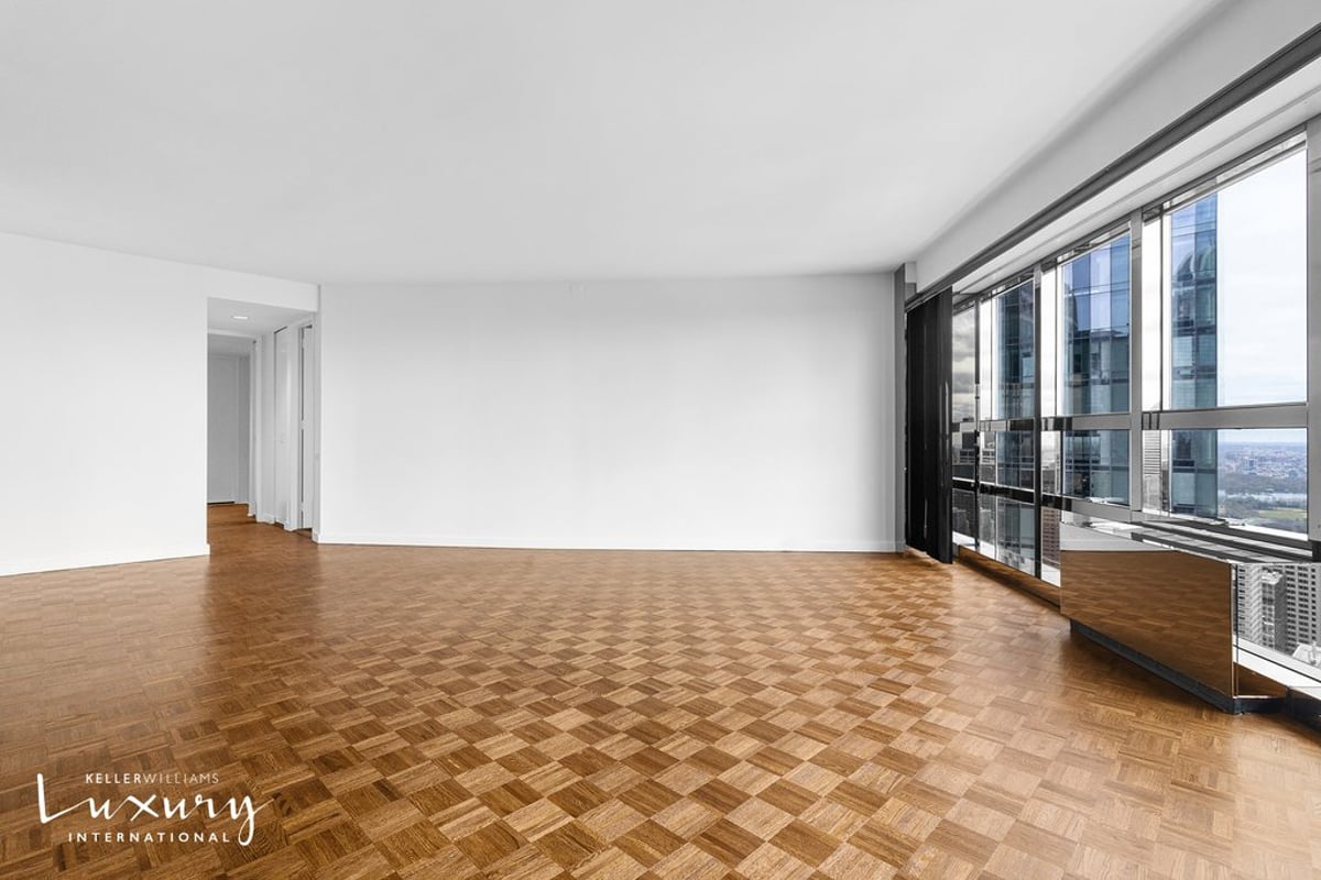 Photo for Metropolitan Tower - 146 West 57th Street Condominium in Midtown, Manhattan