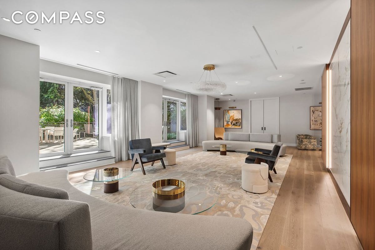 Photo for 200 West End Avenue - 200 West End Avenue Condominium in Upper West Side, Manhattan