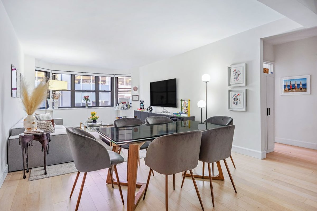 Photo for Lex 54 - 135 East 54th Street Condominium in Midtown East, Manhattan