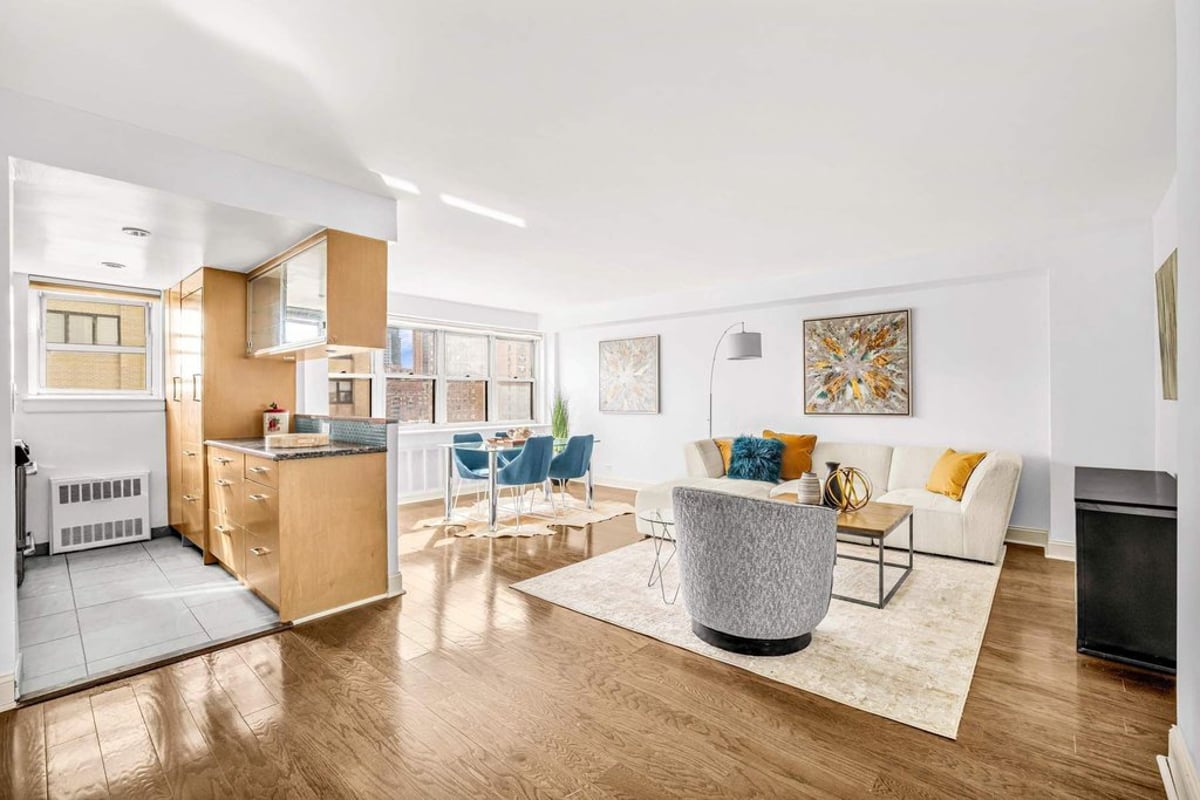 Photo for 155 East 38th Street - 155 East 38th Street Condominium in Murray Hill, Manhattan