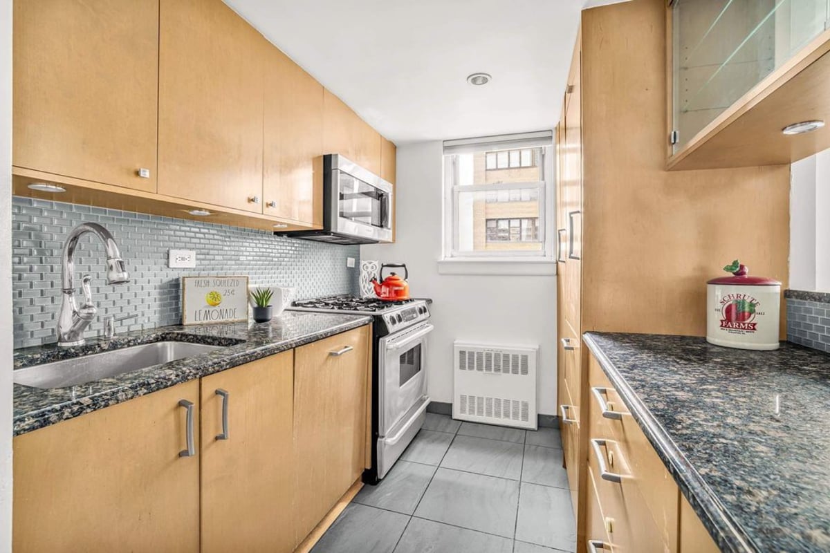 Photo for 155 East 38th Street - 155 East 38th Street Condominium in Murray Hill, Manhattan