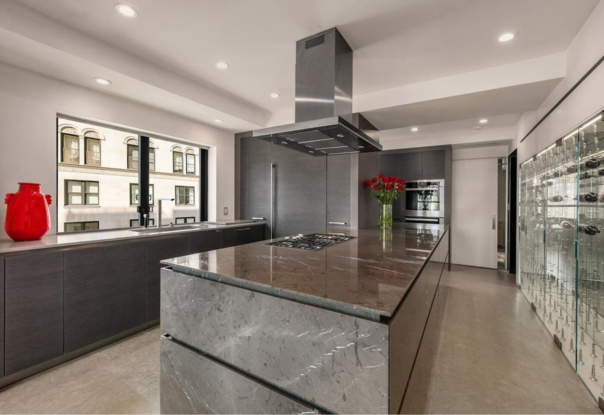 Photo for 605 Park Avenue - 605 Park Avenue Cooperative in Upper East Side, Manhattan