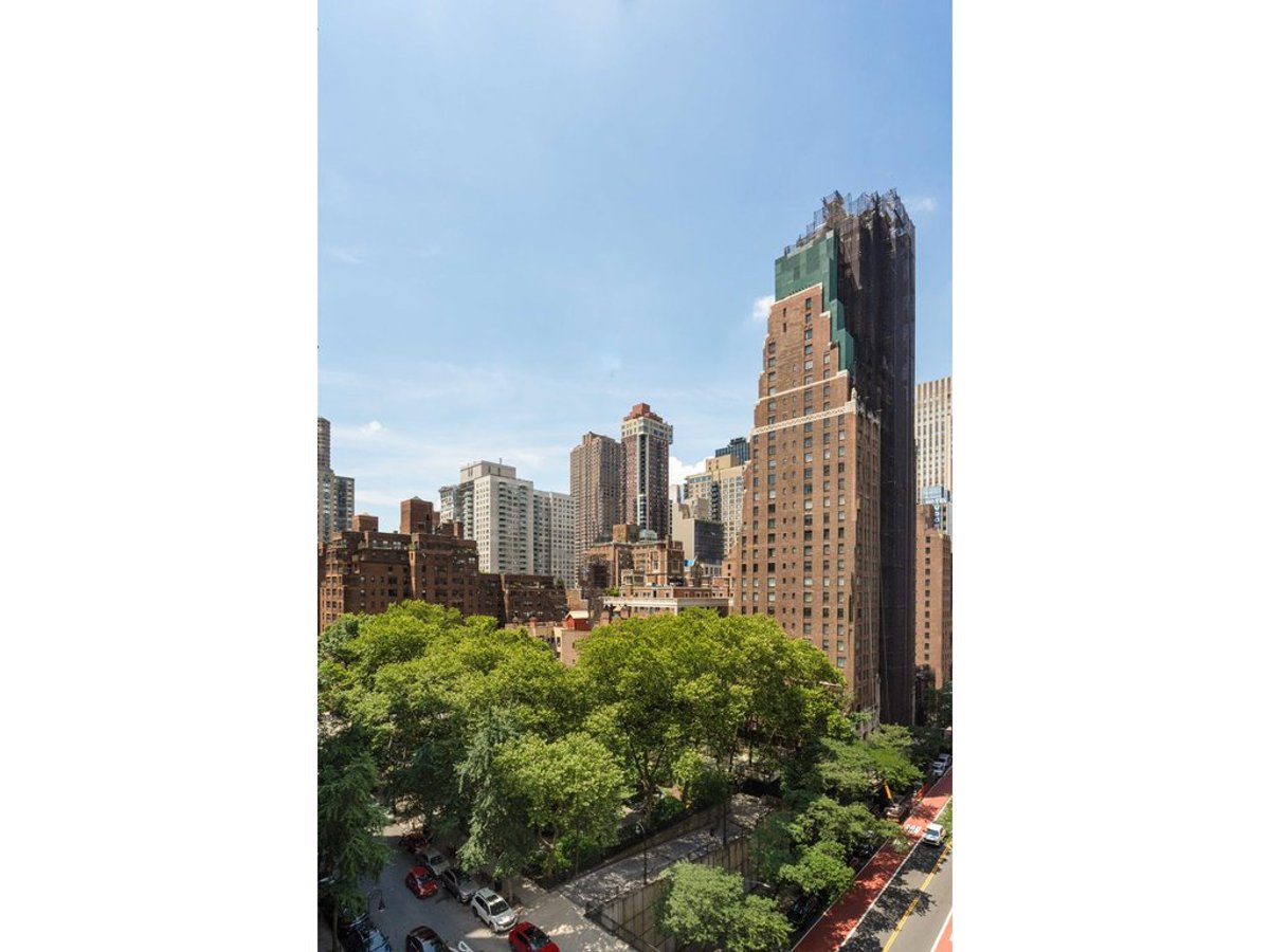 Photo for Prospect Tower - 45 Tudor City Place Cooperative in Turtle Bay, Manhattan