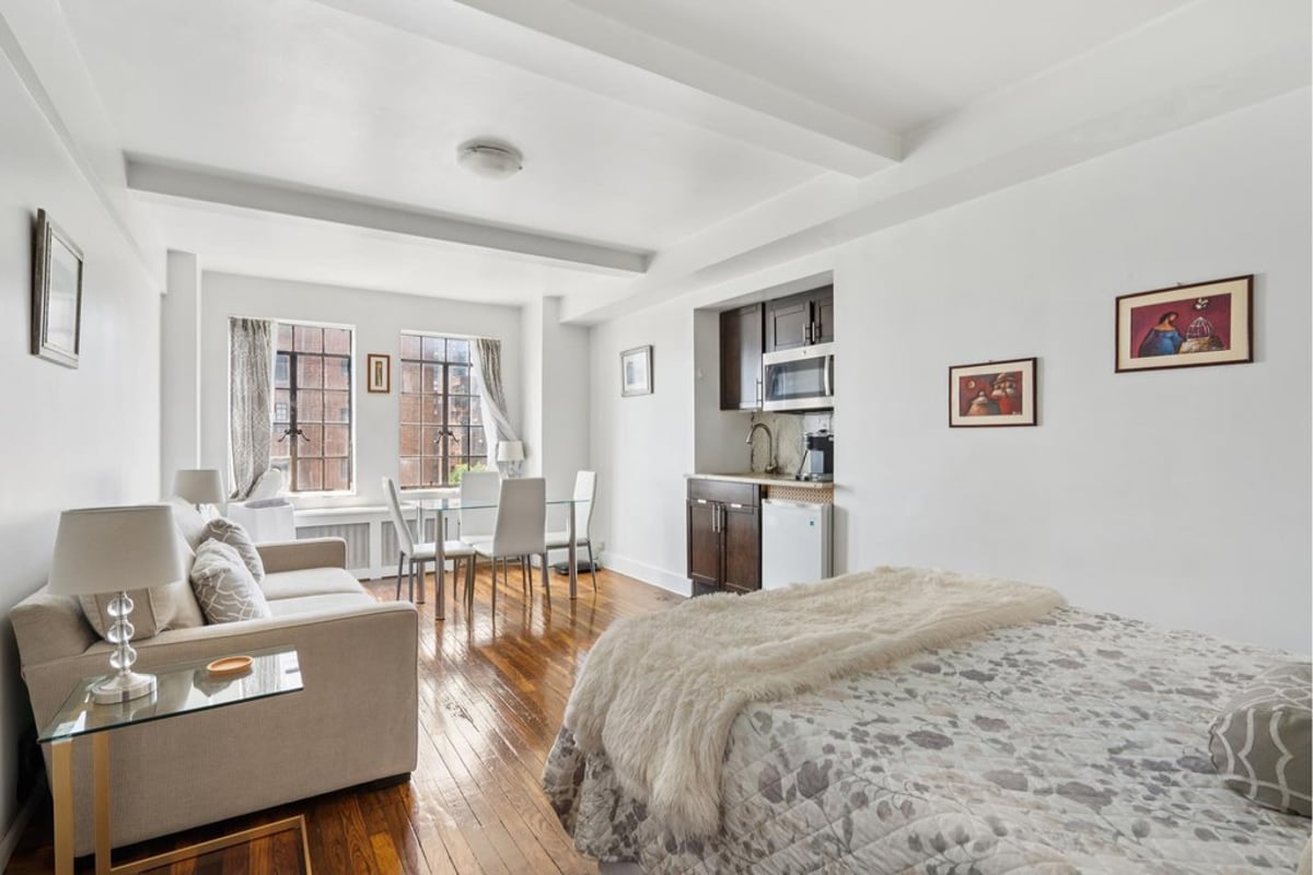 Photo for Prospect Tower - 45 Tudor City Place Cooperative in Turtle Bay, Manhattan