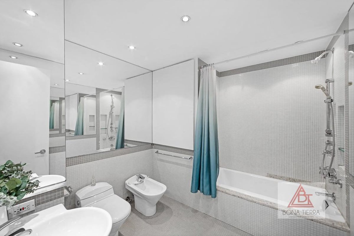 Photo for 309 East 49th Street - 309 East 49th Street Condominium in Midtown East, Manhattan