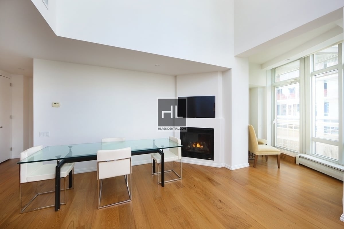 Photo for 205 East 59th Street - 205 East 59th Street Condominium in Upper East Side, Manhattan