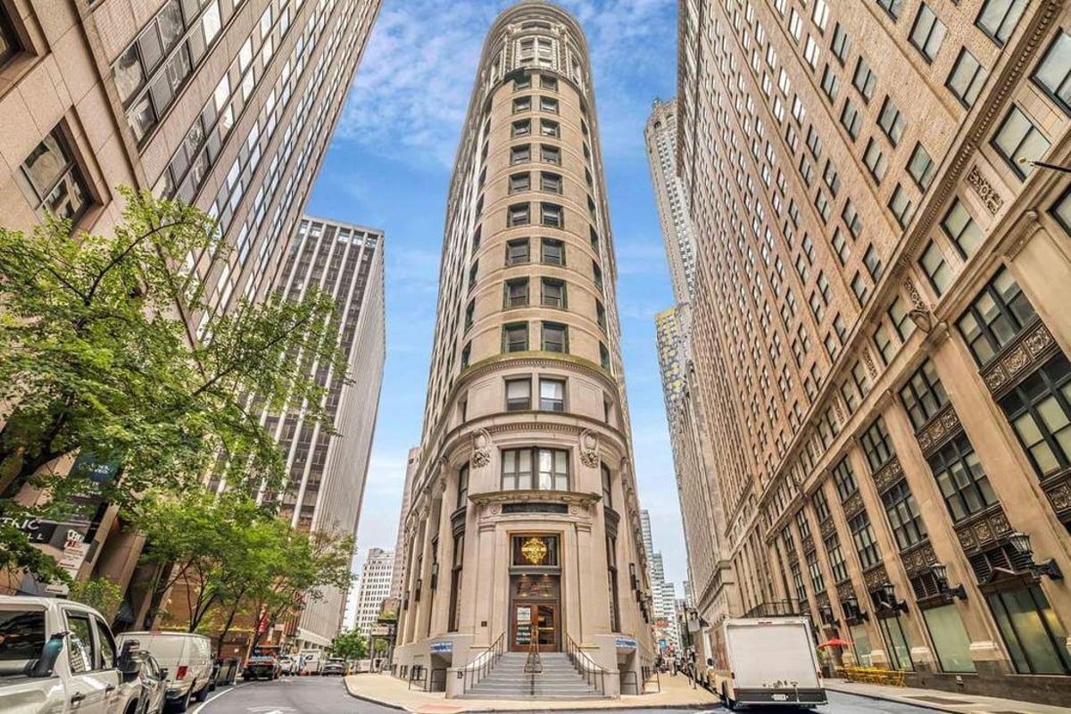 Photo for Cocoa Exchange - 1 Wall Street Court Condominium in Financial District, Manhattan