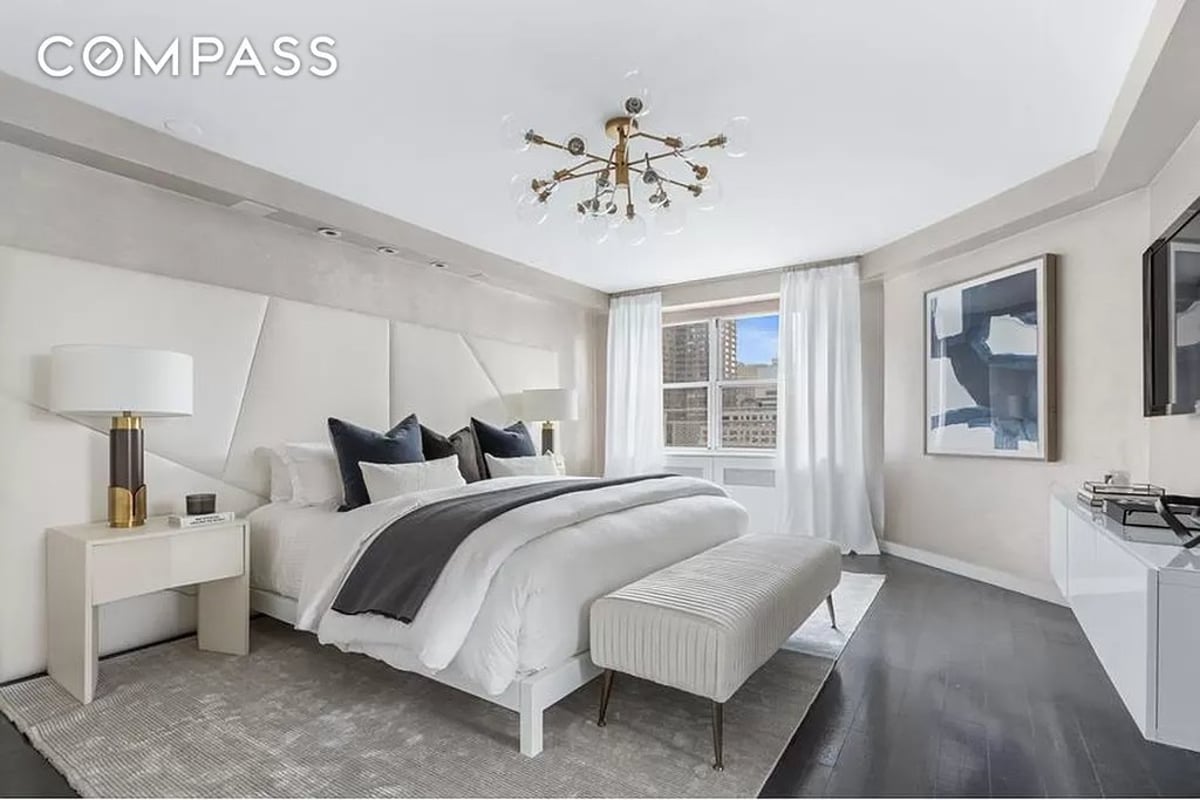 Photo for The Amherst - 401 East 74th Street Condominium in Upper East Side, Manhattan