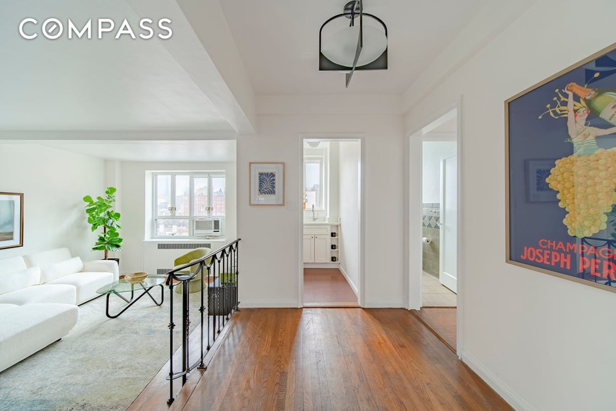 Photo for Kensington House - 200 West 20th Street Condominium in Chelsea, Manhattan